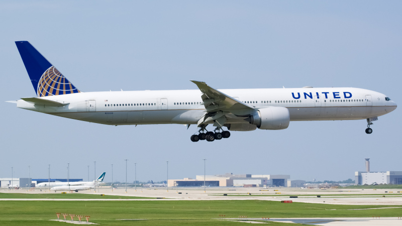 Photo of N2333U - United Airlines Boeing 777-300ER at ORD on AeroXplorer Aviation Database