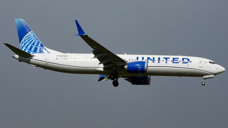 Photo of N37563 - United Airlines Boeing 737 MAX 9 at TPA on AeroXplorer Aviation Database