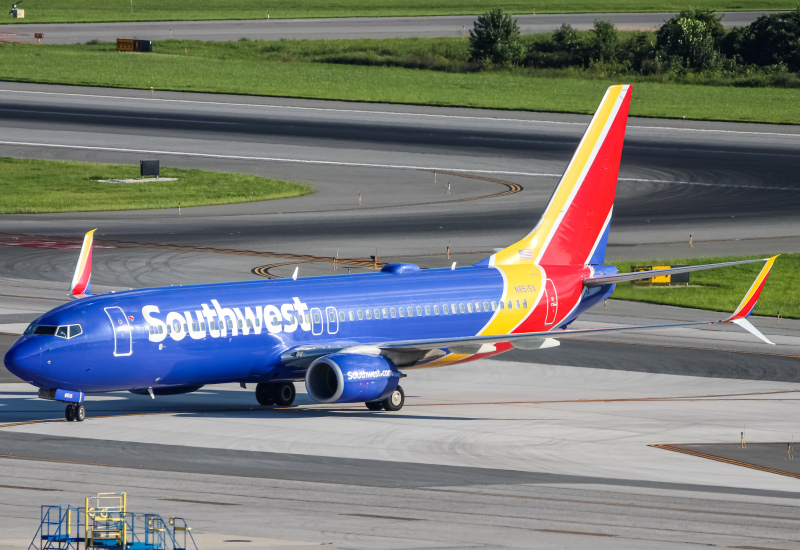 Photo of N8515X - Southwest Airlines Boeing 737-800 at BWI on AeroXplorer Aviation Database
