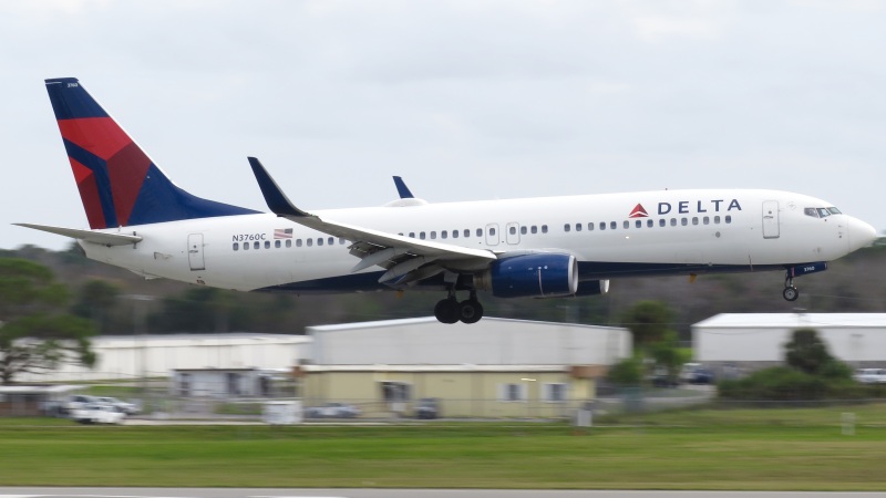 Photo of N3760C - Delta Airlines Boeing 737-800 at DAB on AeroXplorer Aviation Database