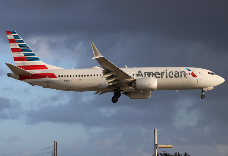 Photo of N315SD - American Airlines Boeing 737 MAX 8 at MIA on AeroXplorer Aviation Database