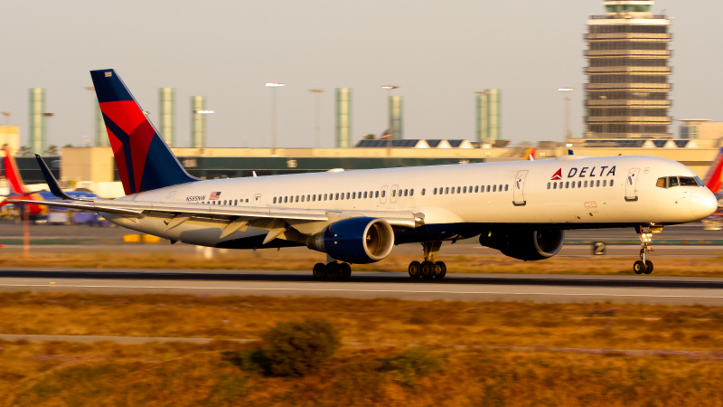 Photo of N585NW - Delta Airlines Boeing 757-300 at LAX on AeroXplorer Aviation Database