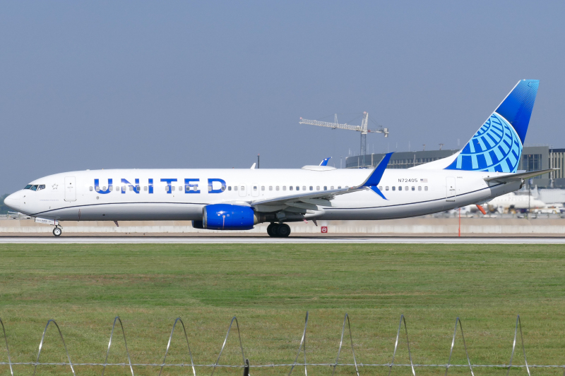 Photo of N72405 - United Airlines Boeing 737-900 at AUS on AeroXplorer Aviation Database
