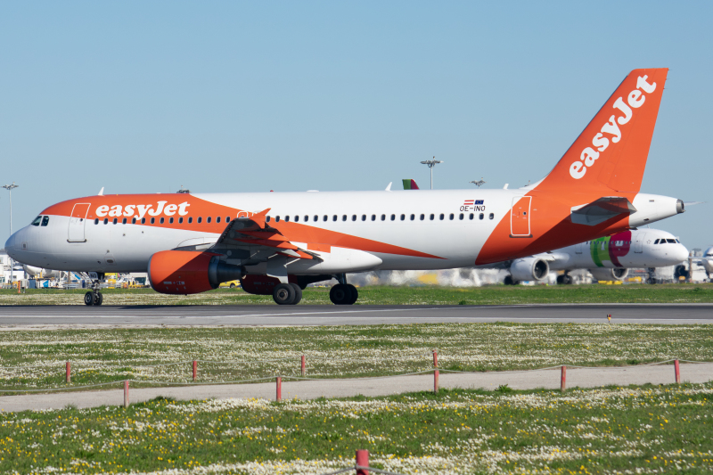 Photo of OE-IND - EasyJet Airbus A320 at LIS on AeroXplorer Aviation Database