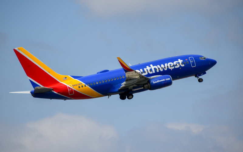 Photo of N483WN - Southwest Airlines Boeing 737-700 at CVG on AeroXplorer Aviation Database