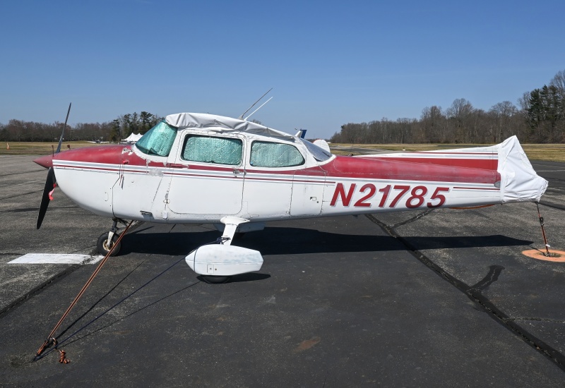 Photo of N21785 - PRIVATE Cessna 172M at N14 on AeroXplorer Aviation Database