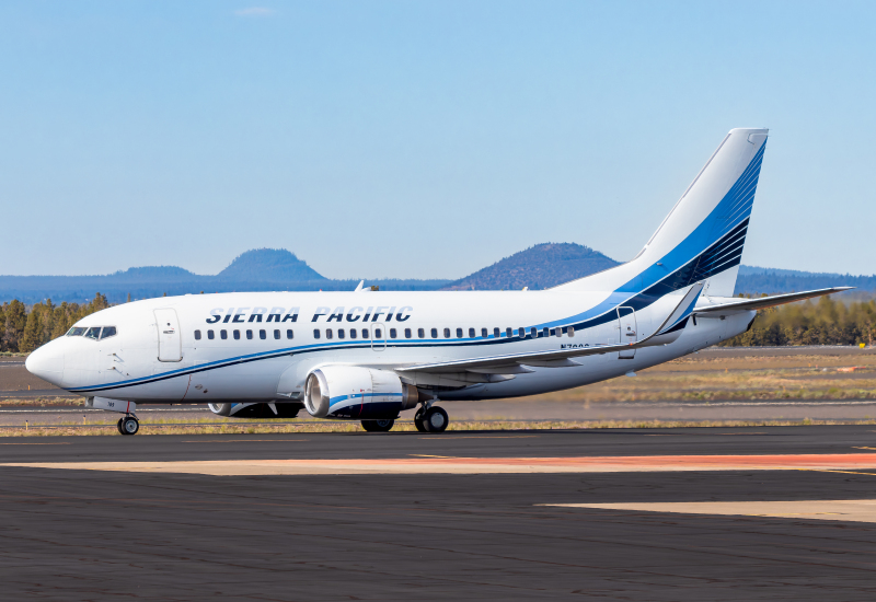 Photo of N709S - Sierra Pacific Airlines Boeing 737-500 at RDM on AeroXplorer Aviation Database