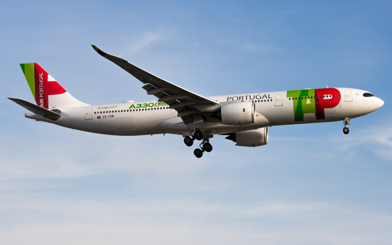 Photo of CS-TUB - TAP Air Portugal Airbus A330-900 at EWR on AeroXplorer Aviation Database