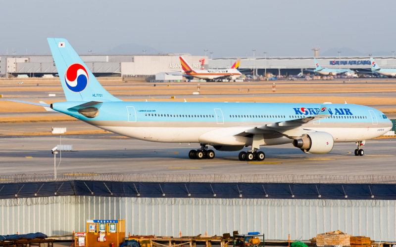 Photo of HL7701 - Korean Air Airbus A330-300 at ICN on AeroXplorer Aviation Database