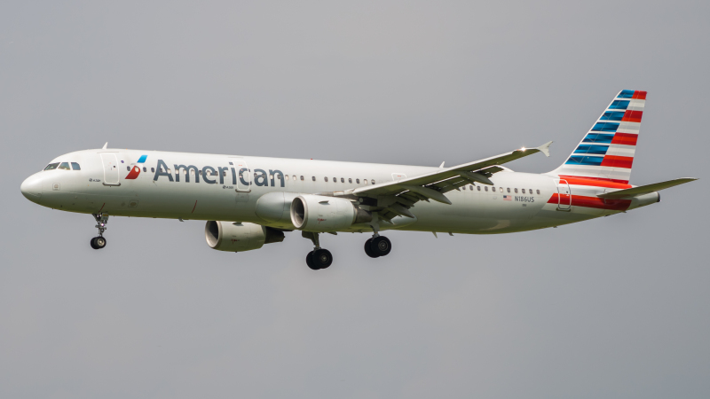 Photo of N186US - American Airlines Airbus A321-200 at PHL on AeroXplorer Aviation Database