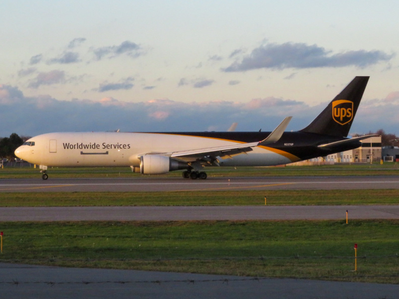Photo of N337UP  - United Parcel Service Boeing 767-300F at SYR on AeroXplorer Aviation Database