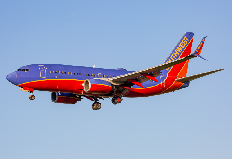 Photo of N273WN - Southwest Airlines Boeing 737-700 at BWI on AeroXplorer Aviation Database