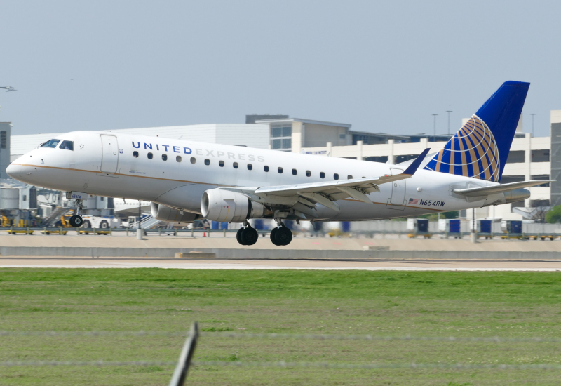 Photo of N654RW - United Express Embraer E170 at AUS on AeroXplorer Aviation Database