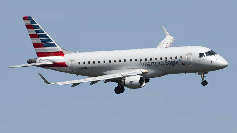 Photo of N122HQ - American Eagle Embraer E170 at DCA on AeroXplorer Aviation Database