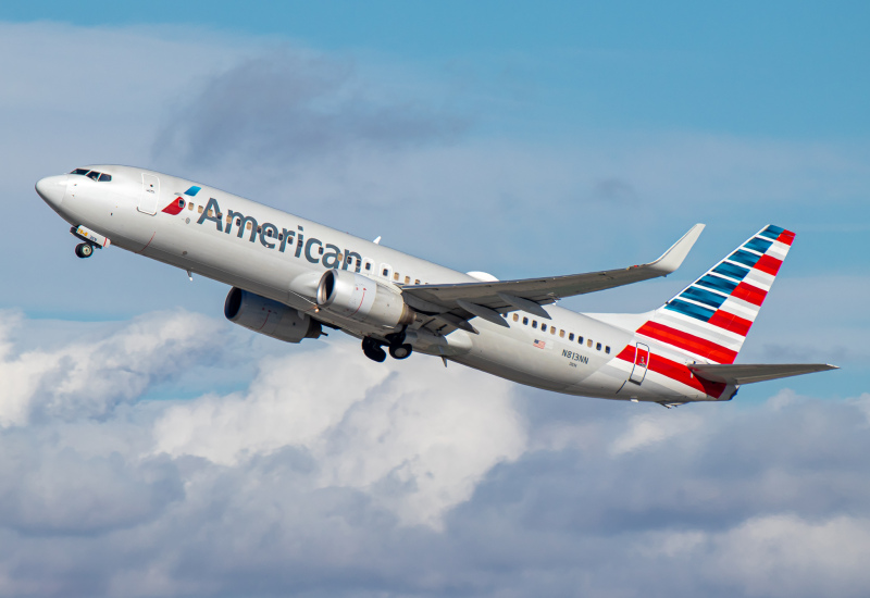 Photo of N813NN - American Airlines Boeing 737-800 at LAX on AeroXplorer Aviation Database