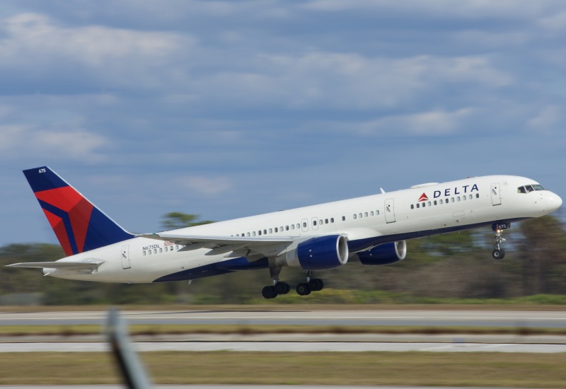 Photo of N675DL - Delta Airlines Boeing 757-200 at MCO on AeroXplorer Aviation Database
