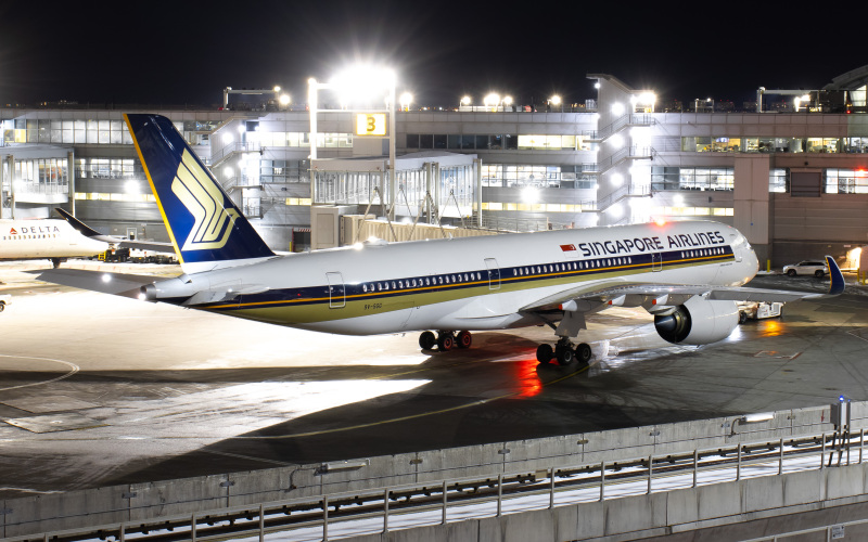 Photo of 9V-SGG - Singapore Airlines Airbus A350-900 at JFK on AeroXplorer Aviation Database