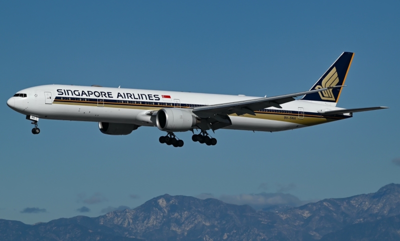 Photo of 9V-SNA - Singapore Airlines Boeing 777-300ER at LAX on AeroXplorer Aviation Database