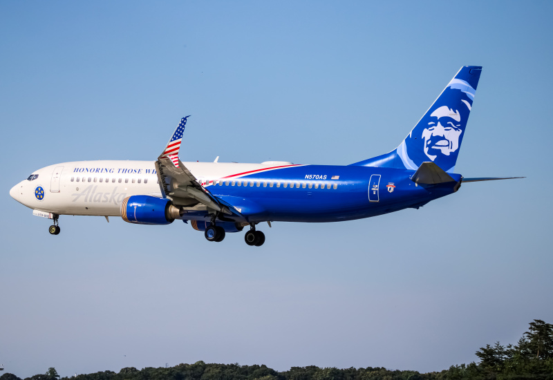 Photo of N570AS - Alaska Airlines Boeing 737-800 at BWI on AeroXplorer Aviation Database
