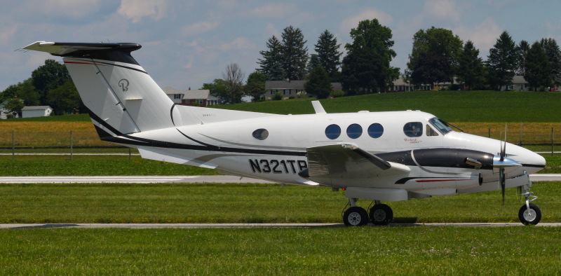 Photo of N321TR - PRIVATE Beechcraft King Air F90 at THV on AeroXplorer Aviation Database
