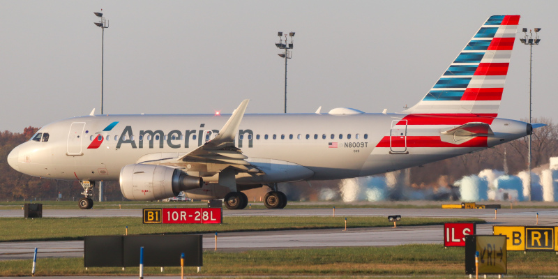Photo of N8009T - American Airlines Airbus A319 at CMH on AeroXplorer Aviation Database