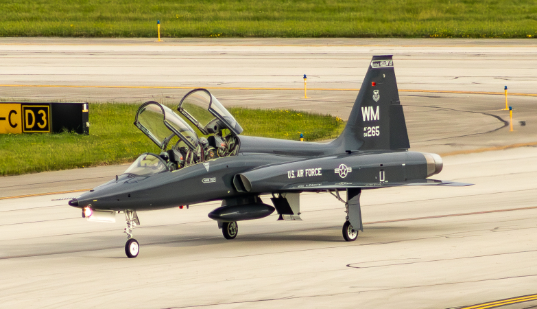 Photo of 94265 - USAF - United States Air Force Northrop T-38 Talon at CMH on AeroXplorer Aviation Database