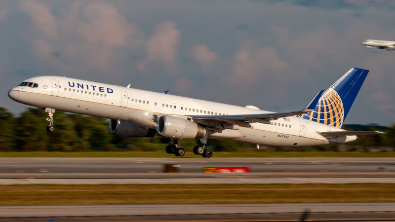 Photo of N67134 - United Airlines Boeing 757-200 at MCO on AeroXplorer Aviation Database