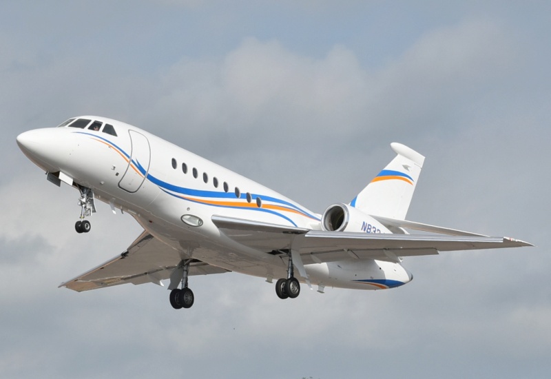 Photo of N833JB - PRIVATE Dassault Falcon 2000EX at CSL on AeroXplorer Aviation Database