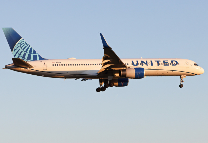 Photo of N17104 - United Airlines Boeing 757-200 at LHR on AeroXplorer Aviation Database