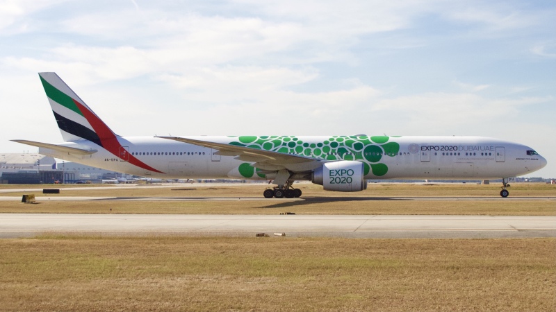 Photo of A6-EPU - Emirates Boeing 777-300ER at IAH on AeroXplorer Aviation Database