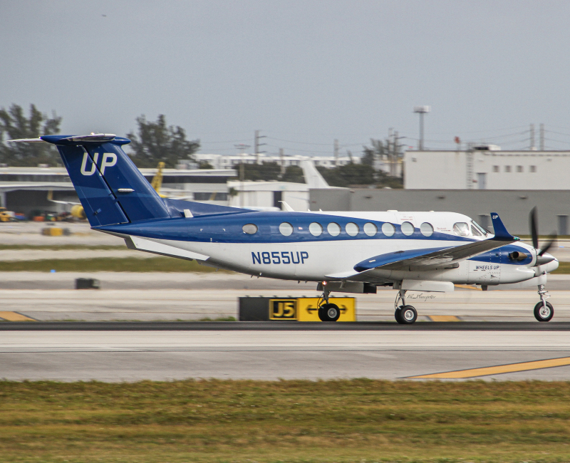 Photo of N855UP - Wheels Up Beechcraft King Air 350 at FLL on AeroXplorer Aviation Database