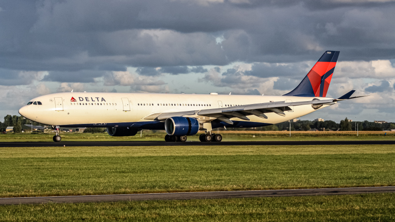Photo of N821NW - Delta Airlines Airbus A330-300 at AMS on AeroXplorer Aviation Database