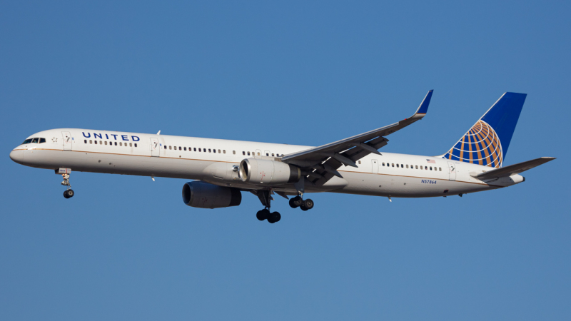 Photo of N57864 - United Airlines  Boeing 757-200 at ORD on AeroXplorer Aviation Database