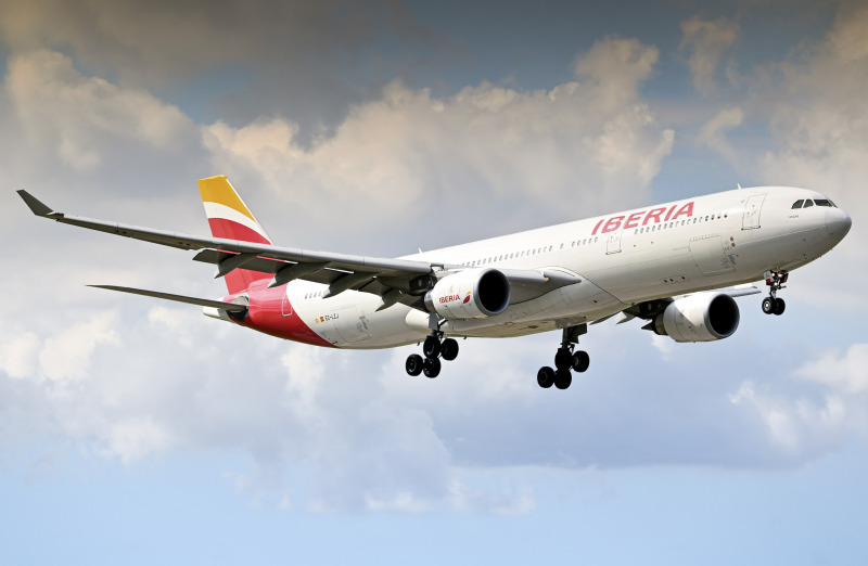 Photo of EC-LZJ - Iberia Airbus A330-300 at MIA on AeroXplorer Aviation Database