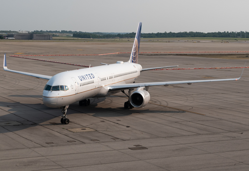 Photo of N13110 - United Airlines Boeing 757-200 at CVG on AeroXplorer Aviation Database