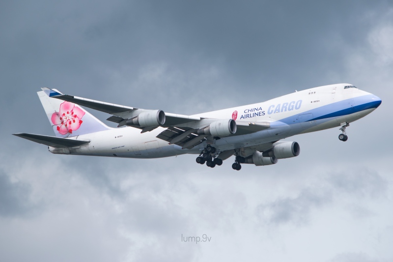 Photo of B-18721 - China Airlines Cargo Boeing 747-400F at SIN on AeroXplorer Aviation Database