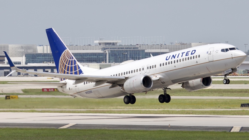 Photo of N12225 - United Airlines Boeing 737-800 at IAH on AeroXplorer Aviation Database