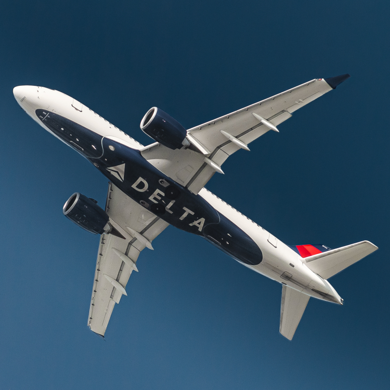 Photo of N117DU - Delta Airlines Airbus A220-200 at SFO on AeroXplorer Aviation Database