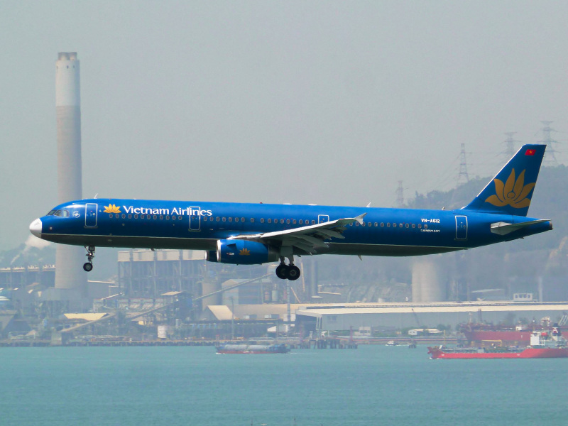 Photo of VN-A612 - Vietnam Airlines Airbus A321-200 at HKG on AeroXplorer Aviation Database