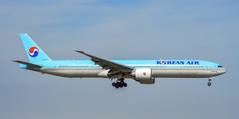 Photo of HL8275 - Korean Air Boeing 777-300ER at ORD on AeroXplorer Aviation Database