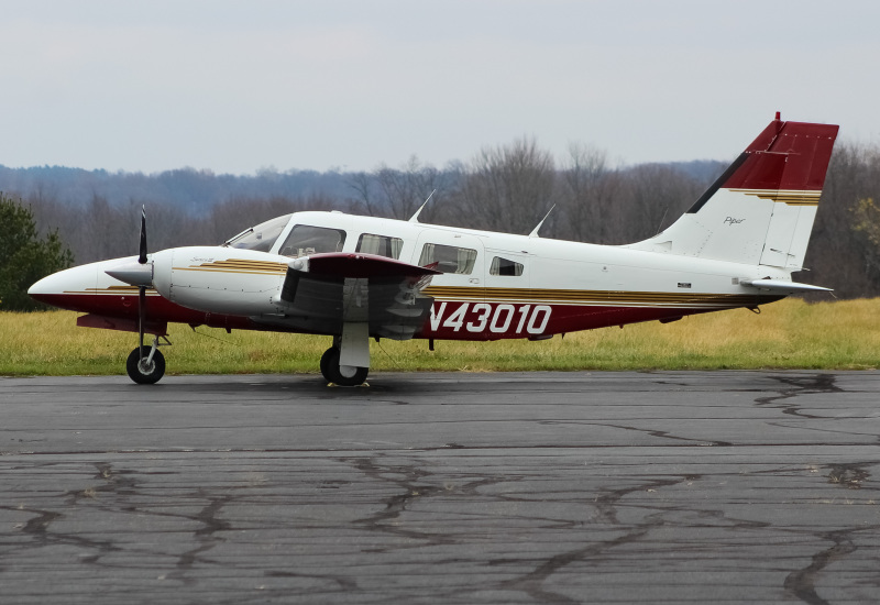 Photo of N43010 - PRIVATE  Piper PA-34 at I69 on AeroXplorer Aviation Database