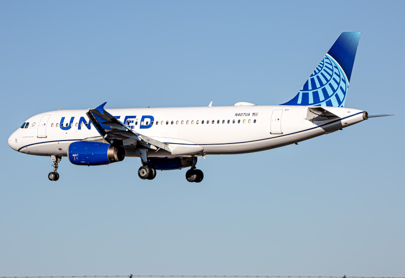 Photo of N407UA - United Airlines Airbus A320 at BWI on AeroXplorer Aviation Database