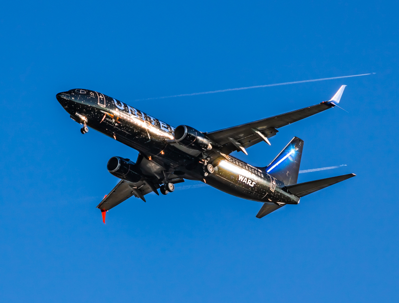 Photo of N36272 - United Airlines Boeing 737-800 at IAD on AeroXplorer Aviation Database