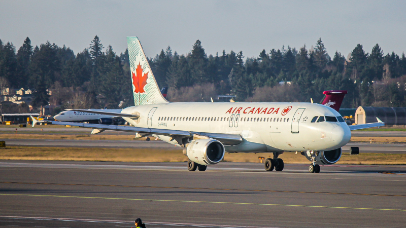 Photo of C-FFWJ - Air Canada Airbus A320 at SEA on AeroXplorer Aviation Database