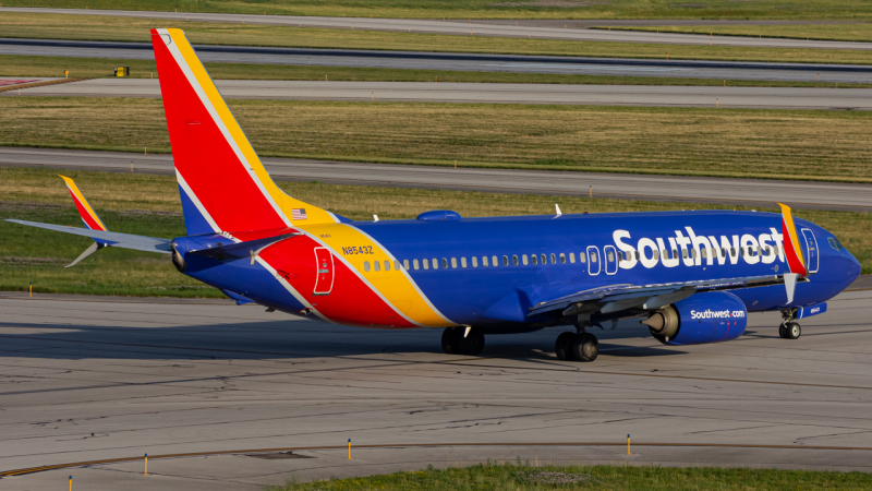 Photo of N8543Z - Southwest Airlines Boeing 737-800 at CMH on AeroXplorer Aviation Database