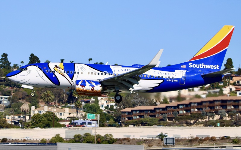 Photo of N946WN - Southwest Airlines Boeing 737-700 at SAN on AeroXplorer Aviation Database
