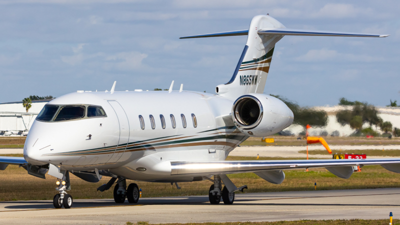 Photo of N865WW - PRIVATE Bombardier challenger 300 at APF on AeroXplorer Aviation Database