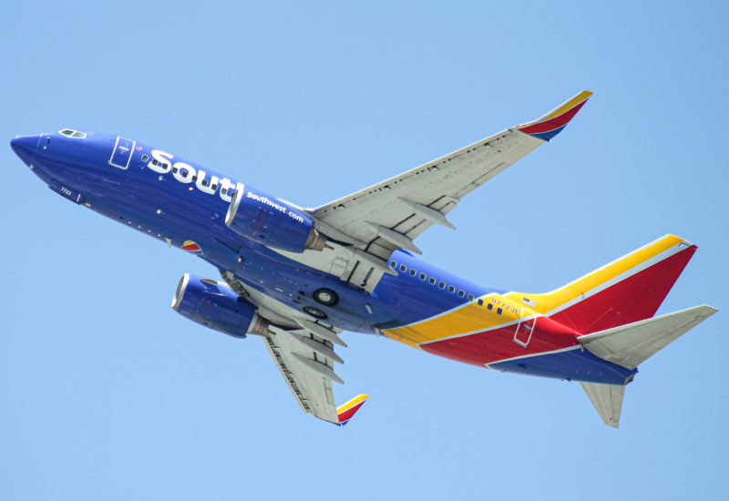 Photo of N7723E - Southwest Airlines Boeing 737-700 at BUR on AeroXplorer Aviation Database