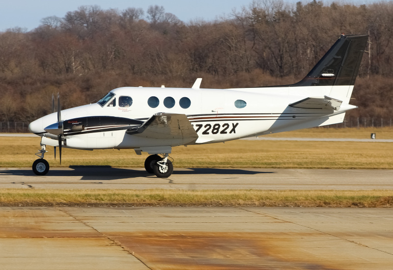 Photo of N7282X - PRIVATE Beechcraft King Air 200 at LUK  on AeroXplorer Aviation Database