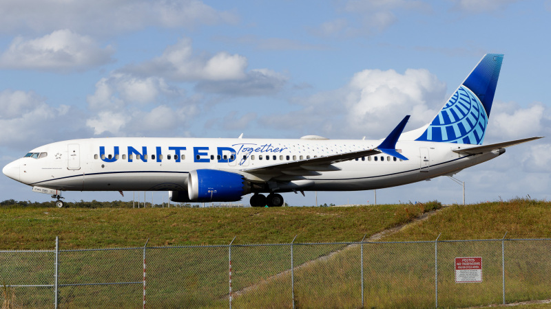 Photo of N27261 - United Airlines Boeing 737 MAX 8 at MCO on AeroXplorer Aviation Database